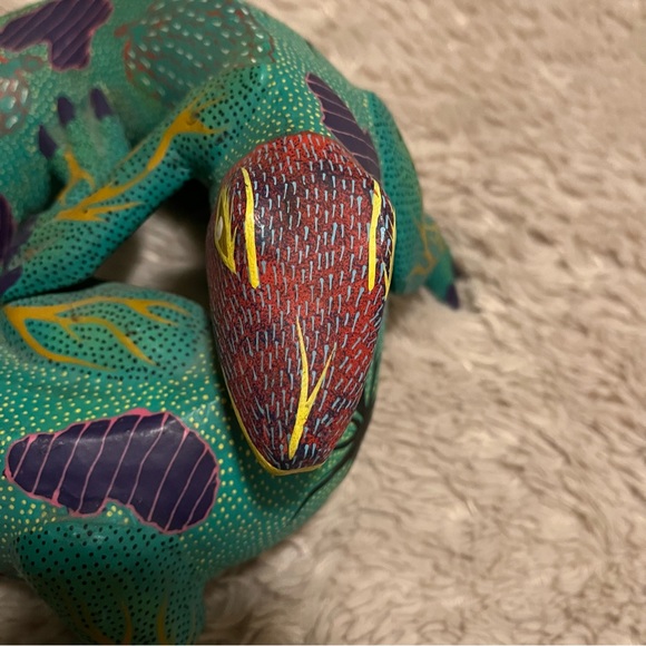 Iguana Alebrije Wood sculpture folk art Oaxaca, Mexico Javier C - Picture 4 of 11